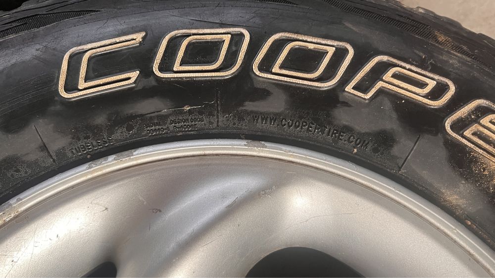 Mutibisi pajerul. Preti pentru toti patru complect. 800 de lei.