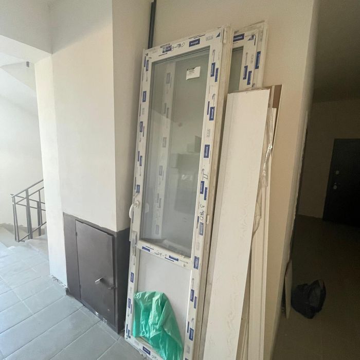 Продам пластиковые дверь