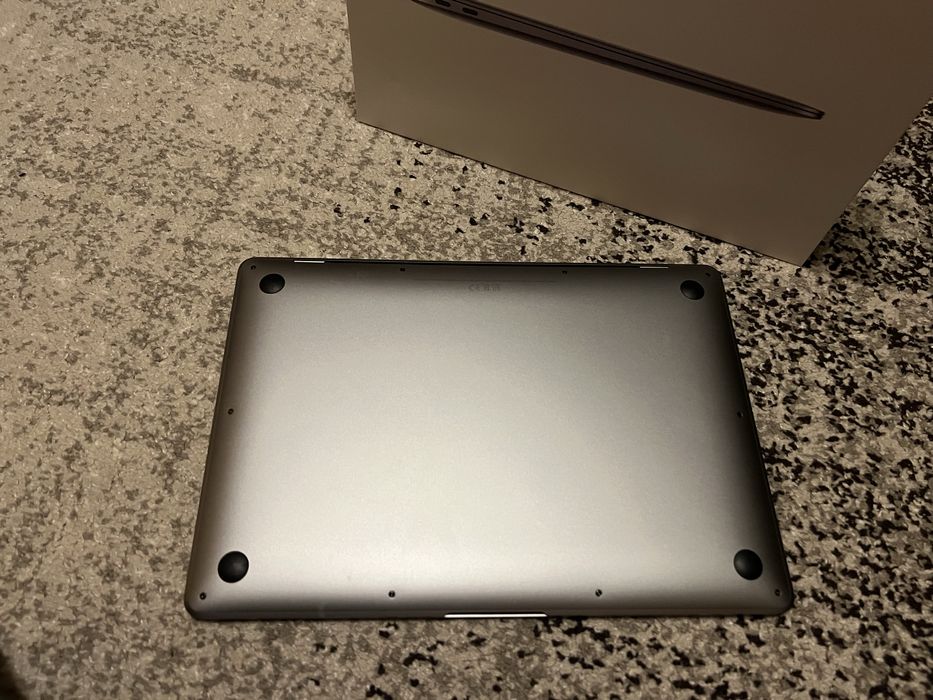 MacBook air 13 inch 256 gb