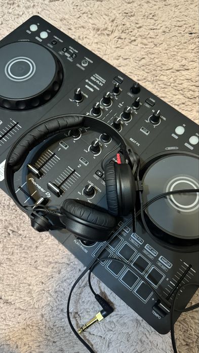 Pioneer DDJ FLX4 + casti Sennheiser HD 25