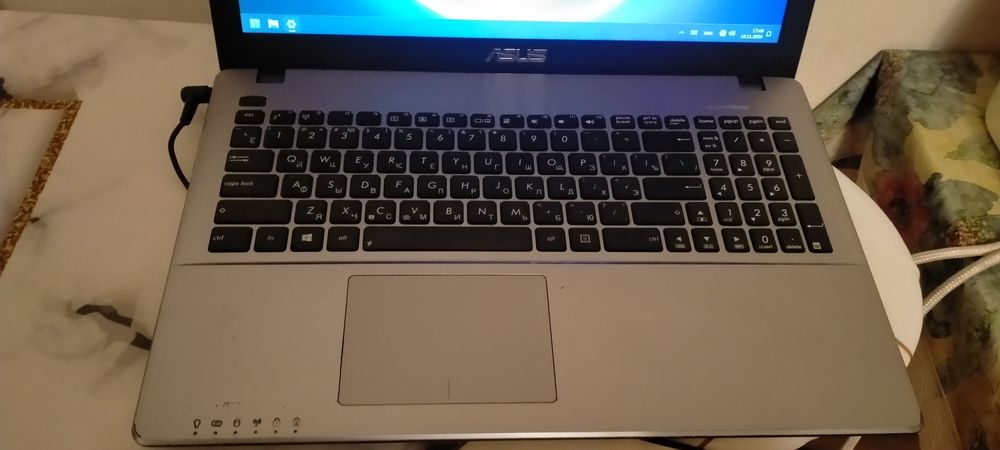 Продам ноутбук Asus.