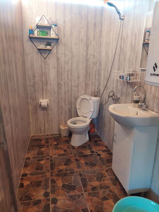 Продавам каравана Холидей на къмпинг Арапя