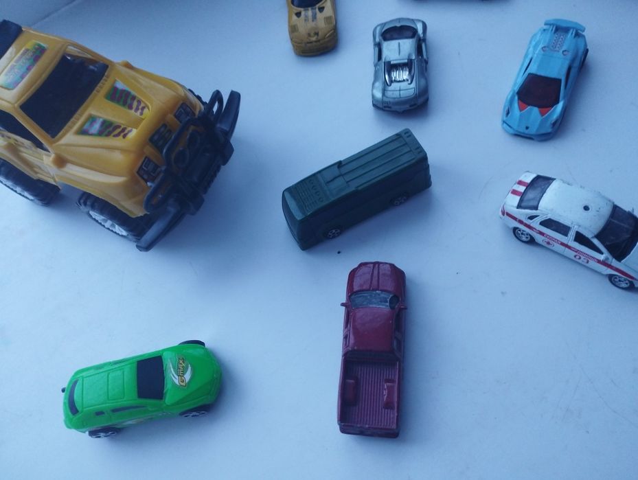 Продам игрушечные машинки