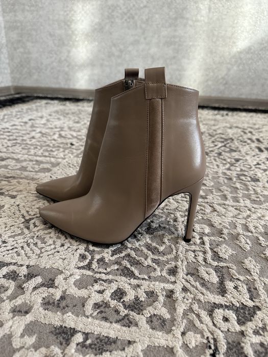 Продам аболютно новые кожаные ботильоны