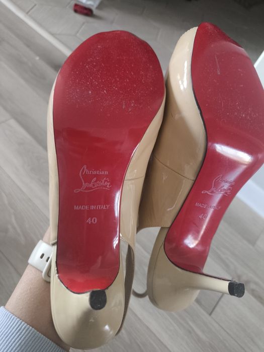 Продам туфли Christian Labutin 39