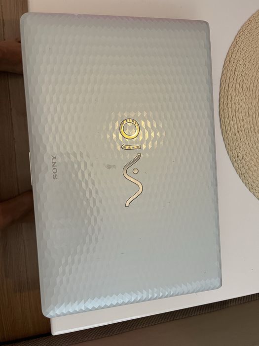 Продавам лаптоп Sony Vaio PCG718M