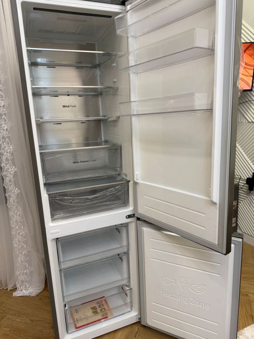Новый Холодильник LG