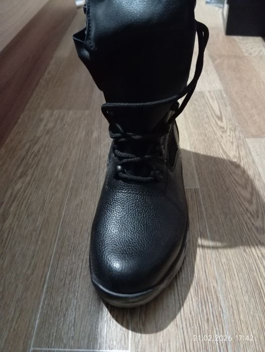 Продам берцы новые