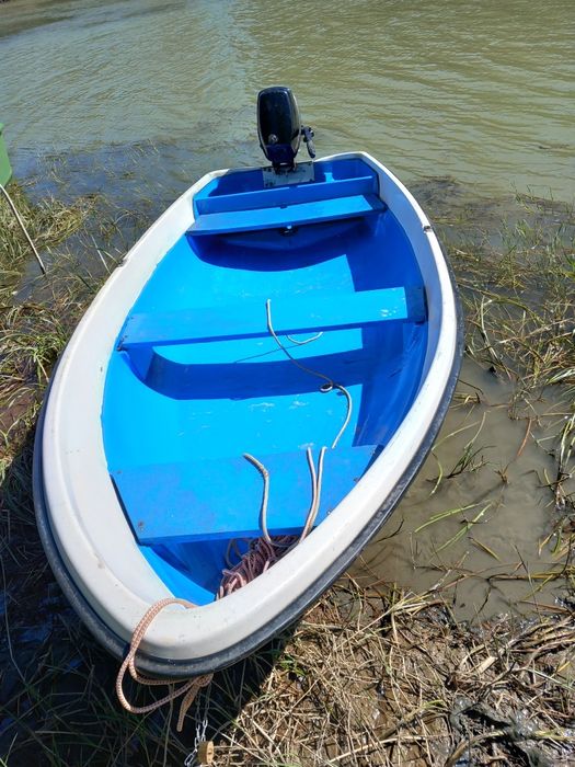 Vând Barcă 4mx1.5m cu motor Parsun 5Cp 4 timpi
