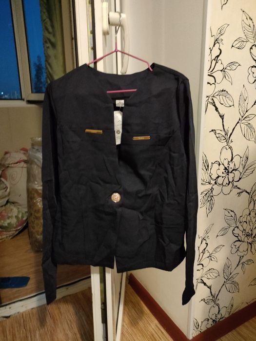 Продам школьные жилеты пиджаки