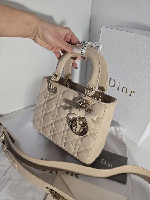 Налична чанта Lady Dior Powder Beige