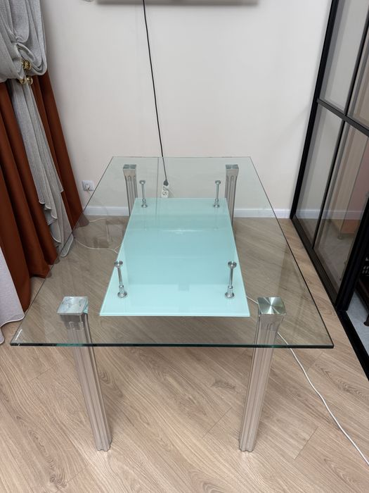 Стеклянный стол 140*80