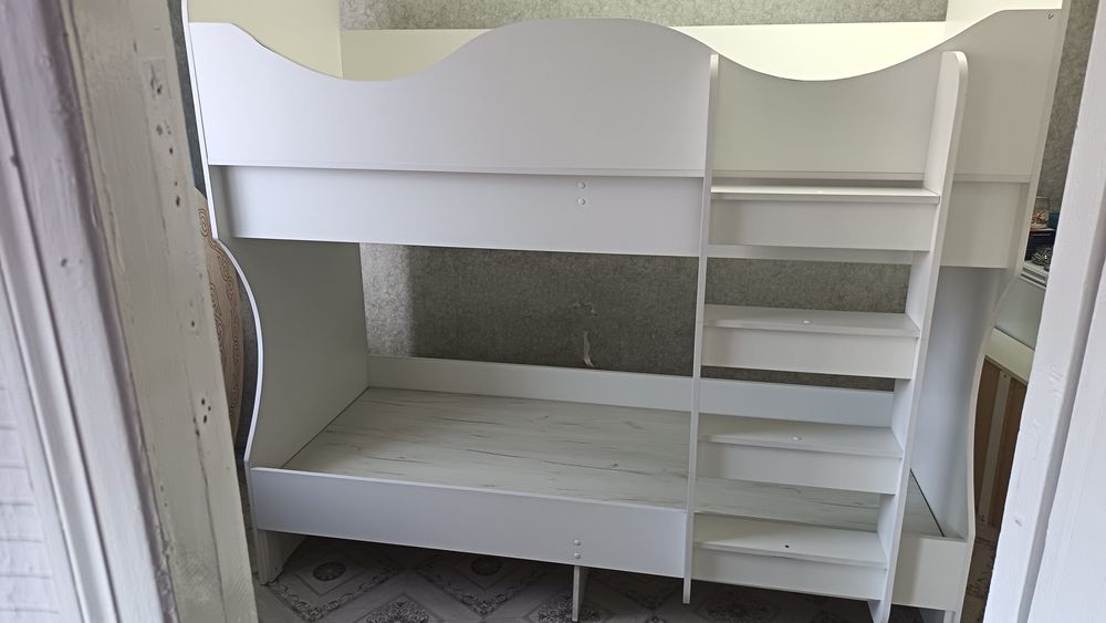 Продам двух яростную кровать