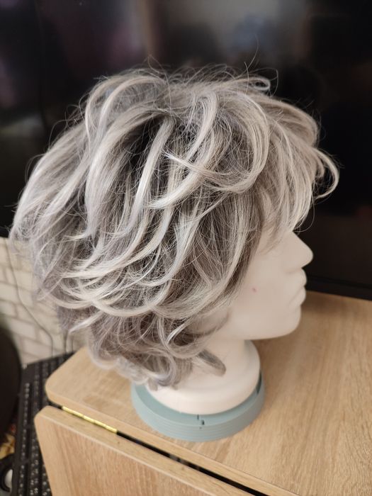 Продам парики хорошего качества