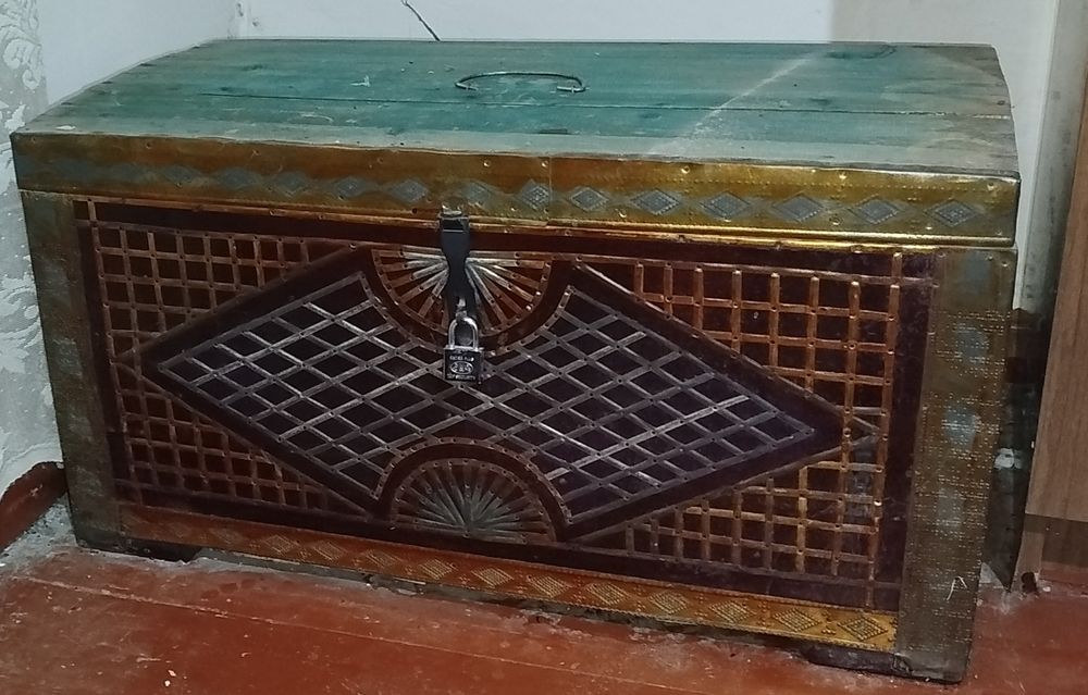 Sandiq Sotiladi Eski Sovet Sandig'i