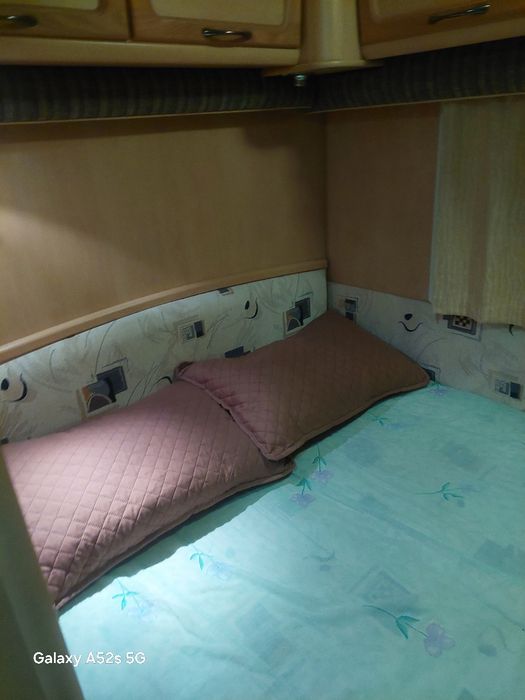 Vînd rulota echipată off champing