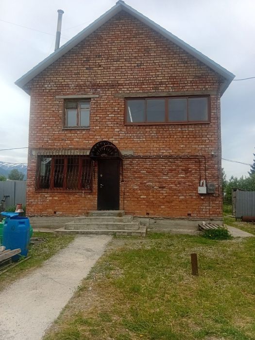 Продам дом с гаражом.