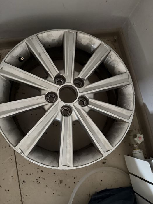 Диск от Toyota camry 50