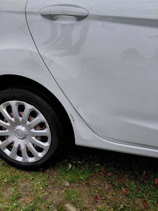 Vând Ford Fiesta an 2010,benzina1.3,recent adus