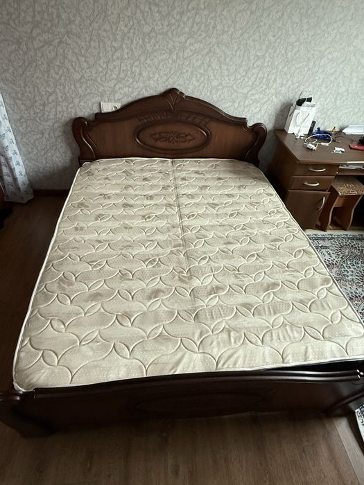 Кровать  210х160х45 со столом