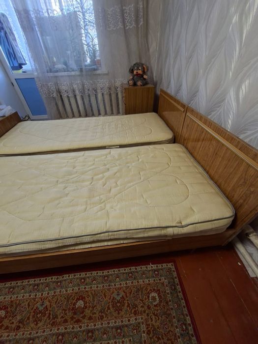 Кровать полуторная