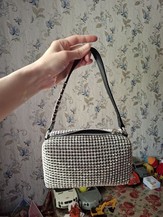 Ayollar sumkasi yangi