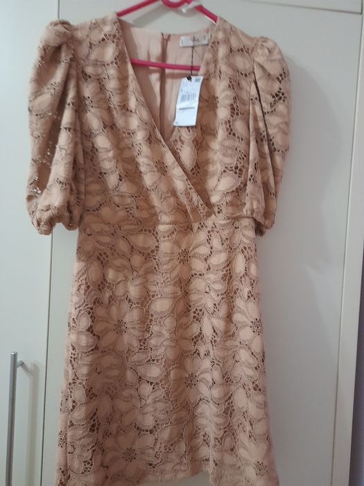 Rochie MNG bej din dantela