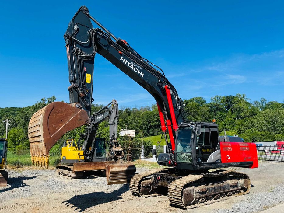 Excavator pe senile Hitachi KLS 350, an fabricatie 2016, 40 tone, cupa 3mc, stare TOP !