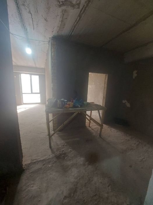 Eshonguzar 74 kv yangi bino kodastr bor