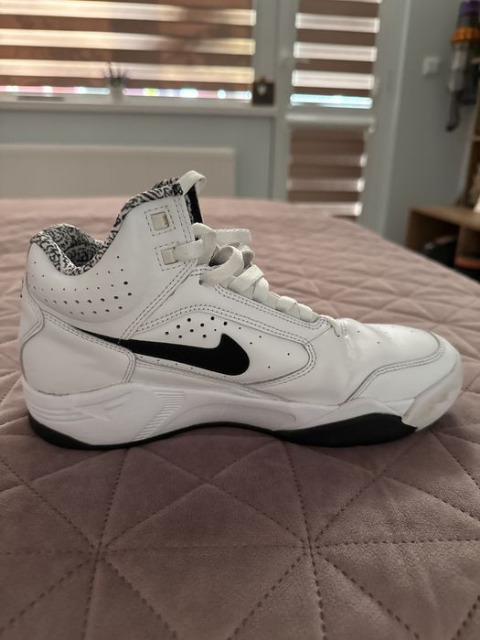 Маратонки NIKE с подарък кецове