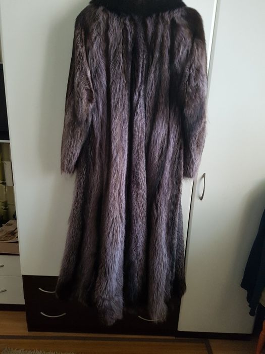 Шуба из енота 46-48 размера