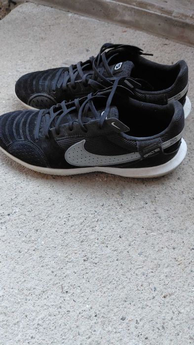Nike 42 номер много удобни,само пробвани без забележка