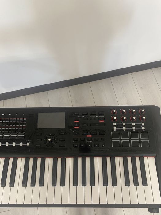 Midi-клавиатура M-Audio CTRL49 + стойка