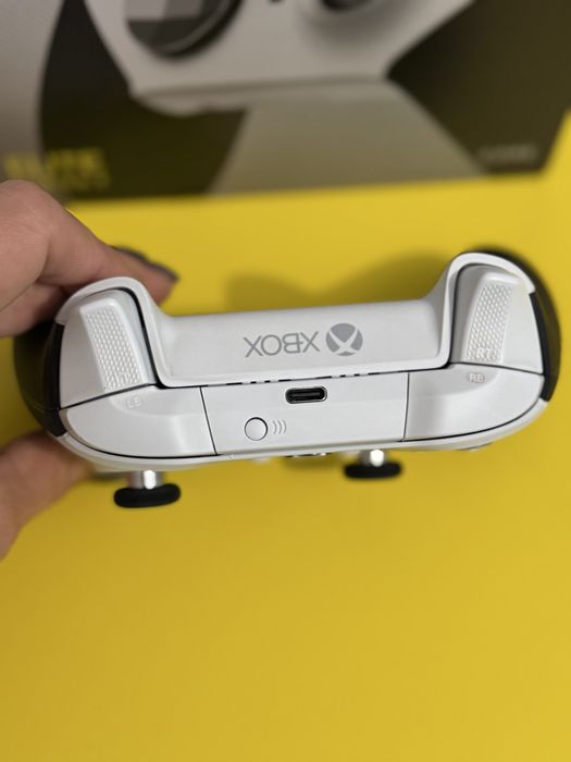 Controller Elite utilizat, dar impecabil