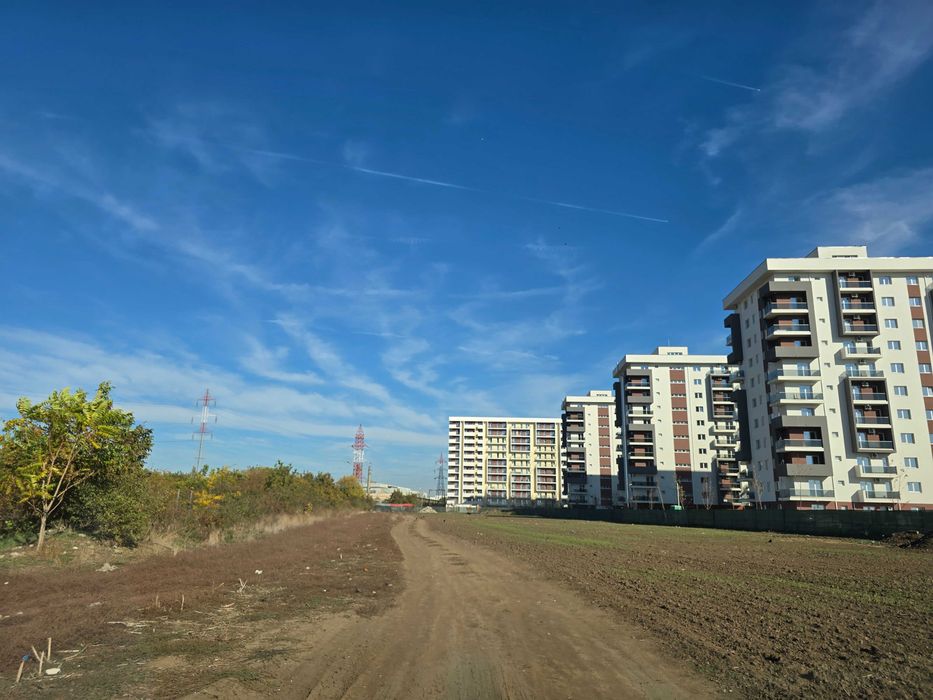 De vanzare 20000 mp intre  METRO Berceni si Kristal Residence.