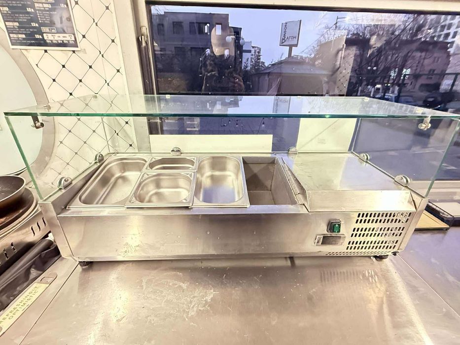 Хладилна витрина