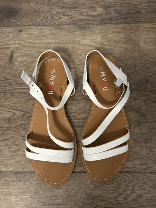 Sandale marimea 38