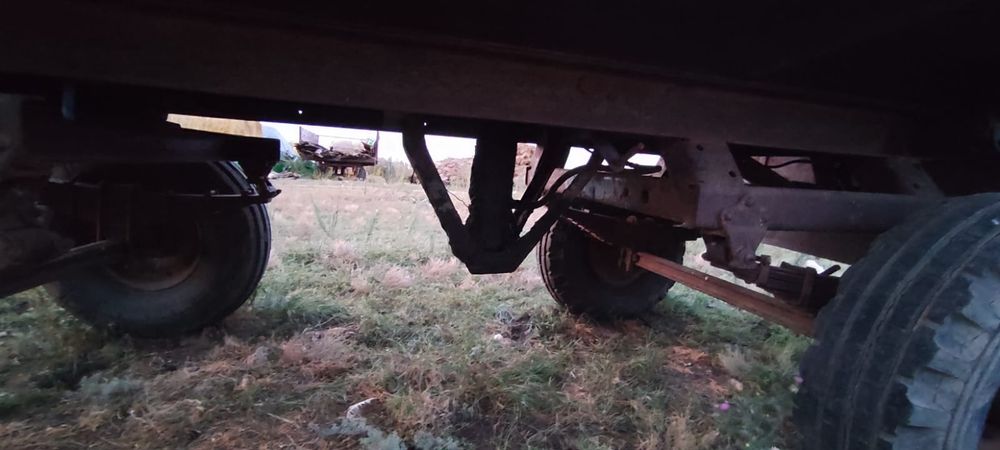 Продам бортовой прицеп