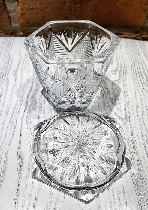 Вазы чешское стекло. Шкатулка. Сахарница. Менажница. Ваза Bohemia