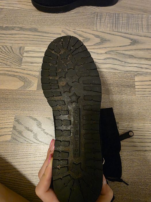 Продам кроссовки для  девочки