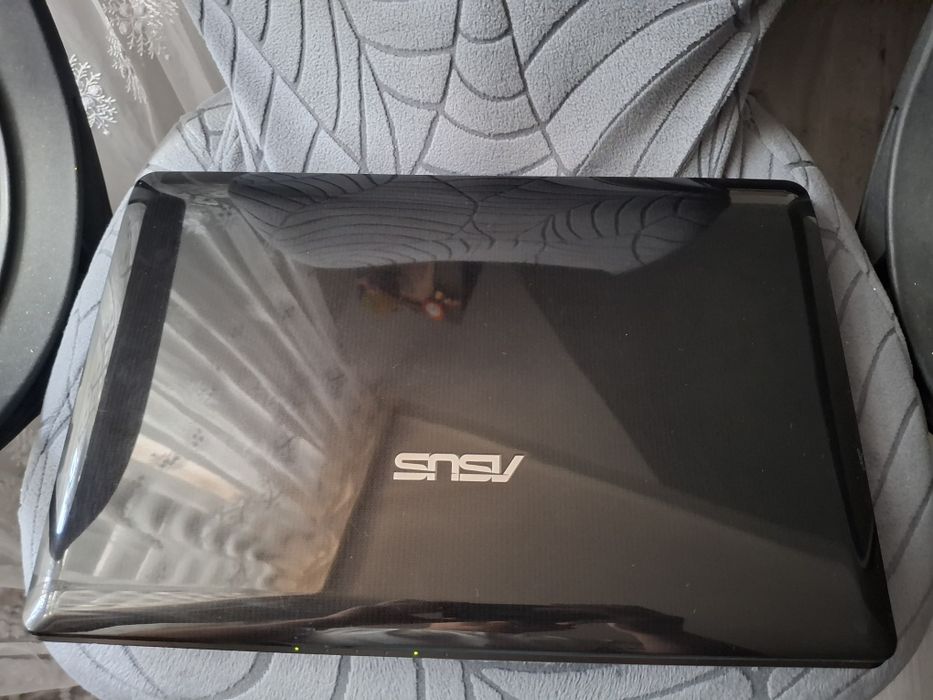 Vând laptop ASUS