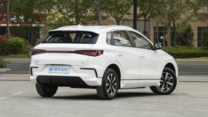 BYD e2 luxury bir yil kafolatiga ega