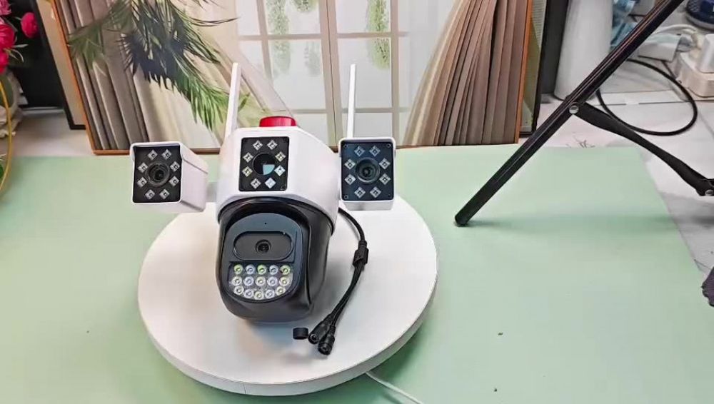 Безжична 4G WiFi камера за наблюдение с триекранен монитор