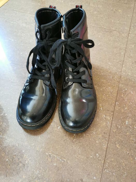 Черни кубинки с връзки и цип