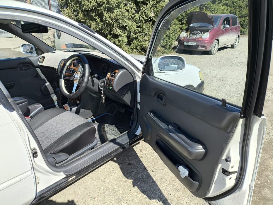 Продам машину Тойота каролла