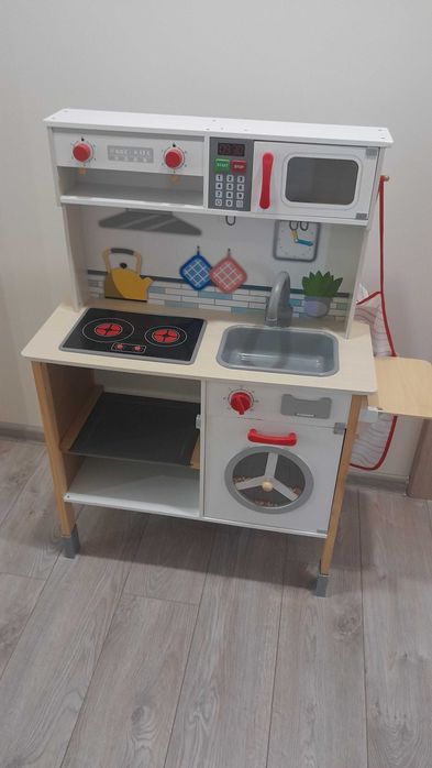 Детска дървена кухня