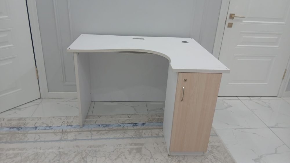 Стол для компьютера