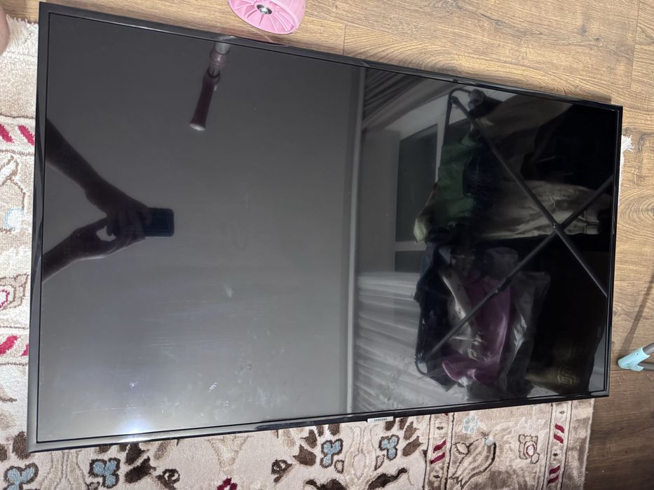 Телевизор Samsung 43дюйма(109см) на запчасти