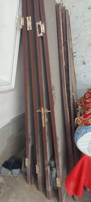 Eshiklar sotiladi 4 ta