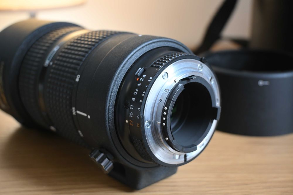 Nikon AF 80-200mm f/2.8D ED (Two-Ring) + Toc rigid CL-43A + Parasolar